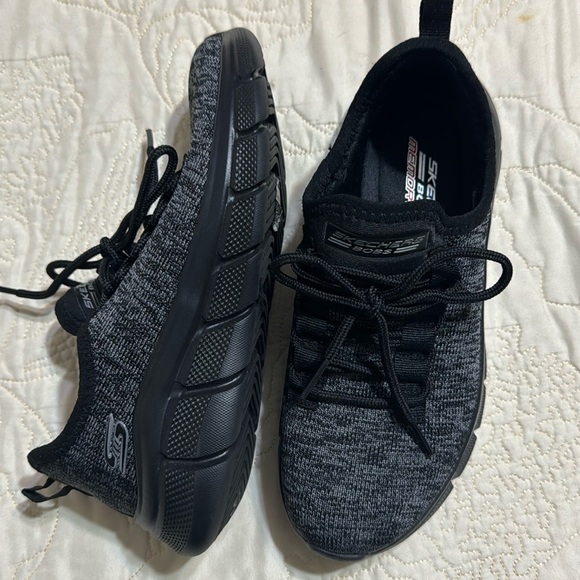 Skechers Shoes - Sketchers memory foam sneakers
